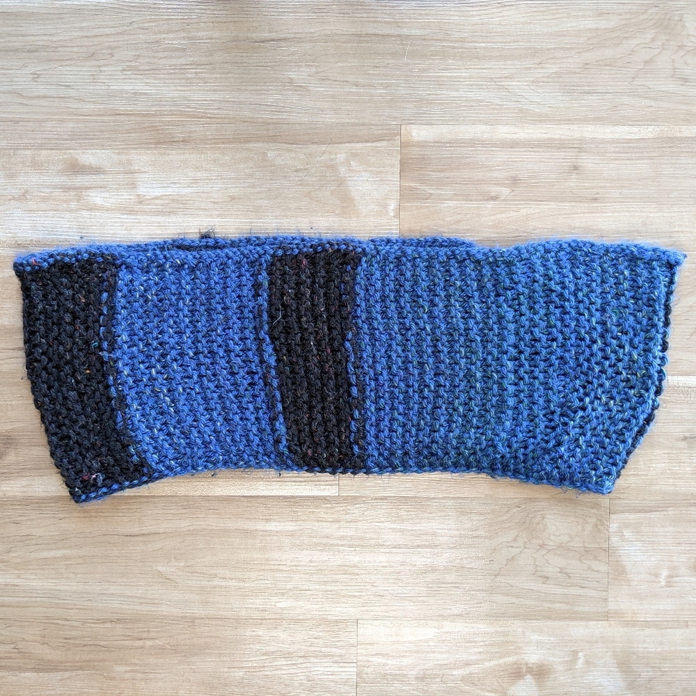 Blue & black knit infinity circle scarf - Picture 6 of 10